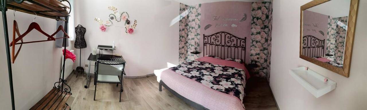 Family Room with Bathroom in Neuville-de-Poitou, Vienne (France)
