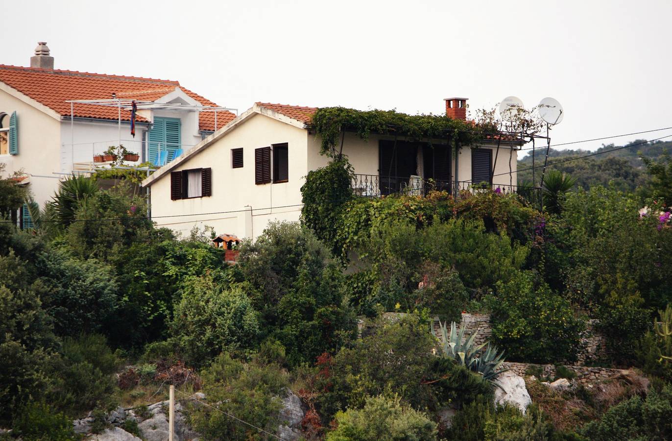 Ganze Wohnung, 3-Zimmer-Ferienwohnung mit Balkon und Meerblick Maslinica, Solta A-5176-a in Maslinica, Solta