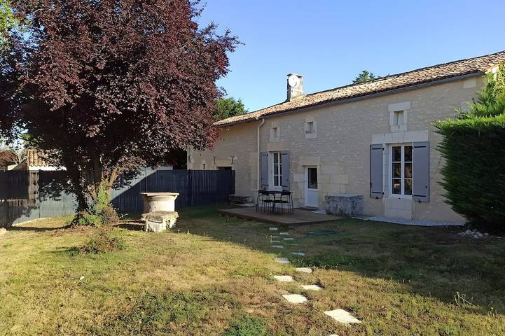 Location de vacances pour 2 personnes, avec jardin, animaux acceptés à Saint-Hilaire-du-Bois