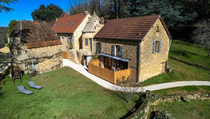 Location de vacances pour 4 personnes, avec vue ainsi que jardin et piscine dans Castels et Bézenac - 4
