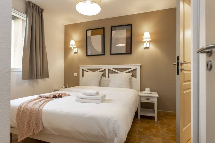 Location de vacances pour 8 personnes, avec piscine ainsi que sauna et balcon à Sarlat-la-Canéda - 2