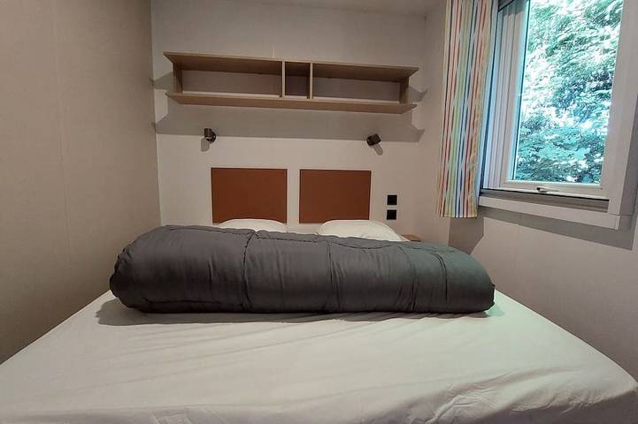 Mobil home pour 2 personnes à Saint-Laurent-en-Beaumont - 2