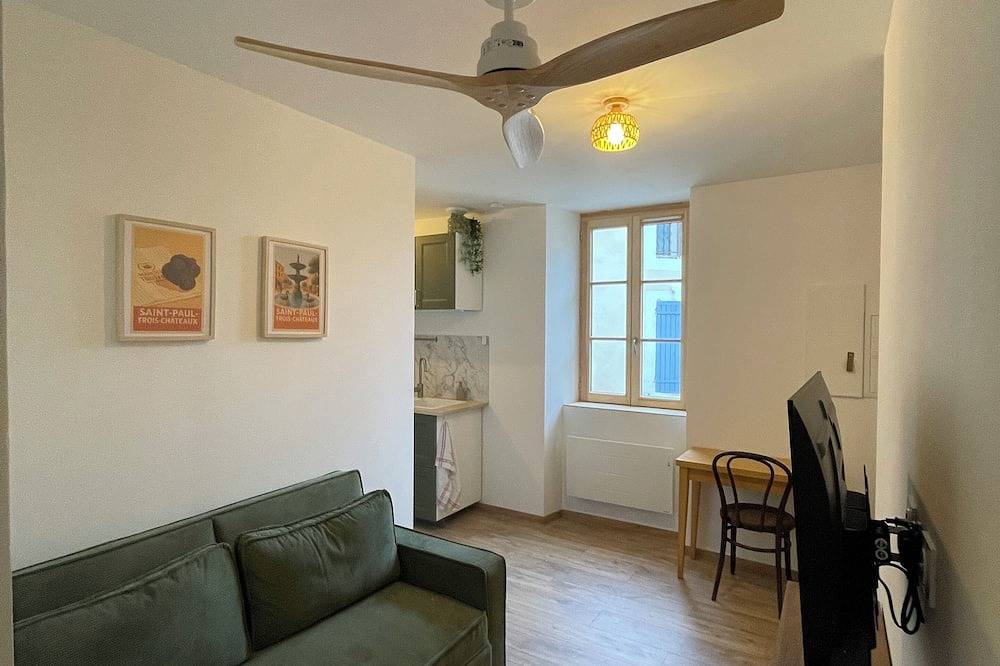 Entire apartment, Le petit cosy in Saint-Paul-Trois-Châteaux, Nyons region