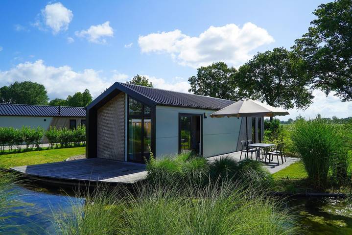Vakantiehuis voor 4 personen, with Balkon/Terras and Terras as well as Tuin in Nunspeet