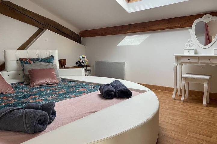 Gîte pour 2 personnes, avec jacuzzi dans Socourt - 3