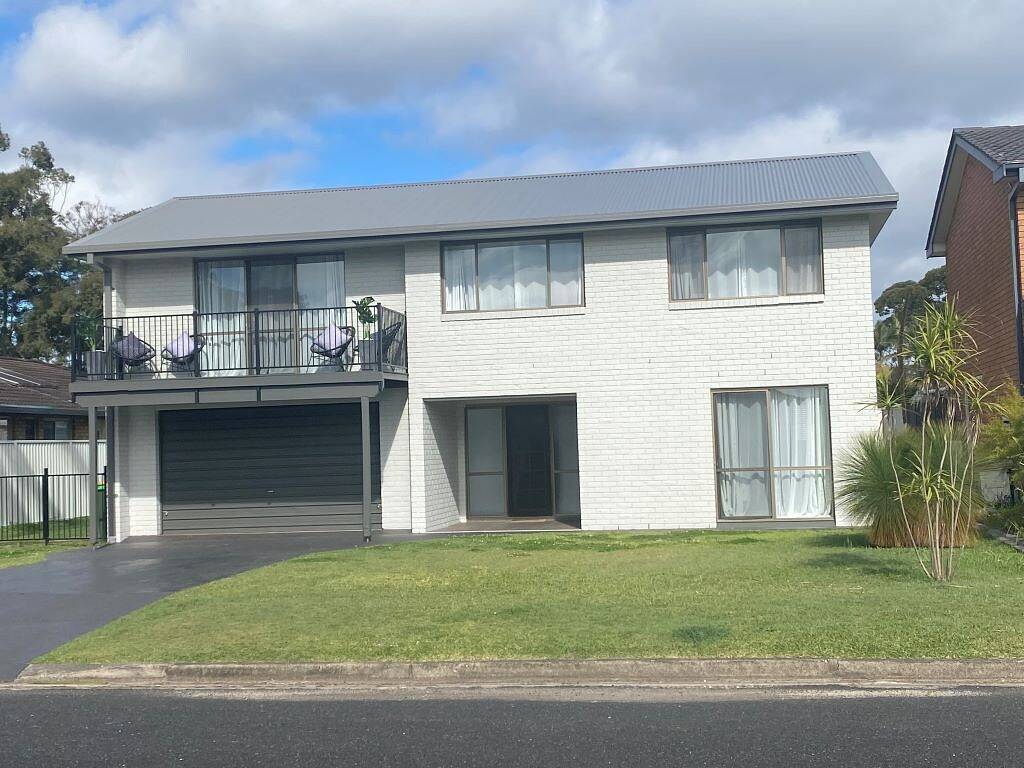 Holiday Home for 10 People in Port Macquarie, New South Wales