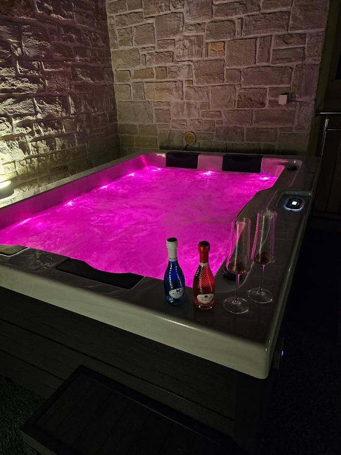 Location de vacances pour 3 personnes, avec vue ainsi que jardin et piscine dans Georgioupoli - 4