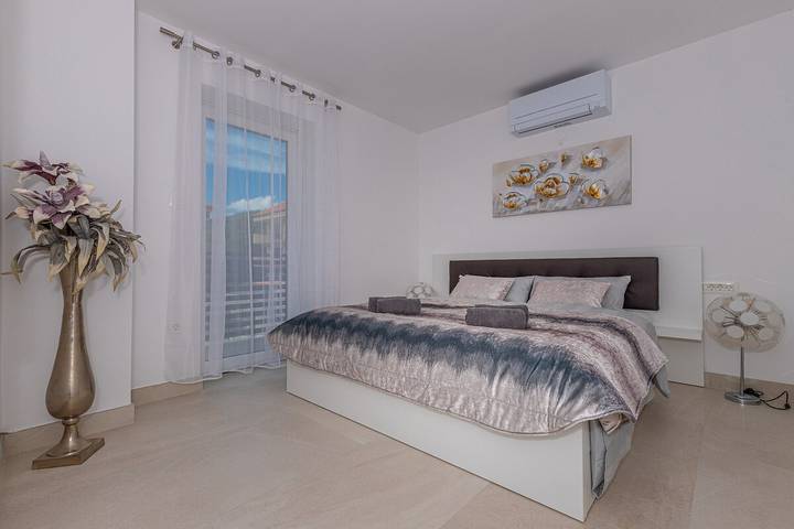 Ferienwohnung für 4 Personen, mit Balkon und Pool in Kvarner Bucht - 3
