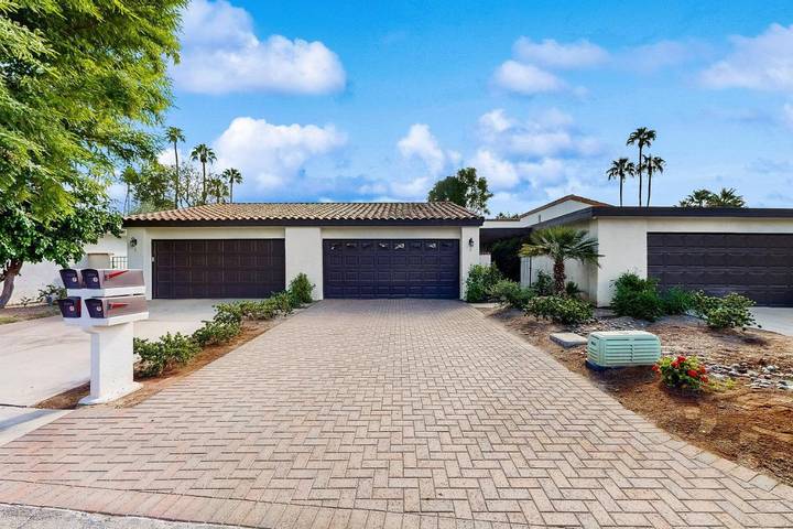 Ferienwohnung für 4 Personen, mit Ausblick und Pool sowie Sauna und Terrasse - 1