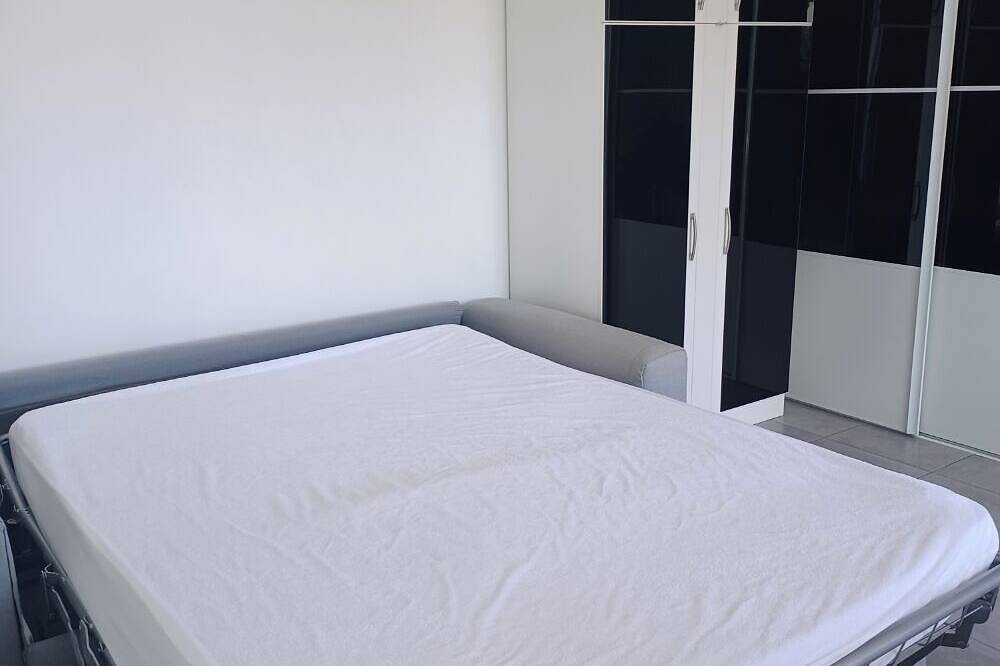 Ganze Wohnung, Studio with balcony and superb view in Bellerive-sur-Allier, Vichy und Umgebung