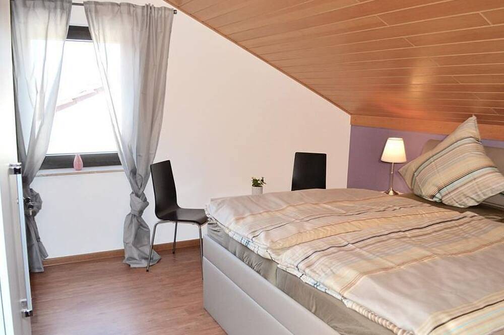 Ganze Wohnung, Fewo Jäger - Fewo, Dusche und Bad, Wc, 3 Schlafräum in Neustadt an der Weinstraße, Deutsche Weinstraße