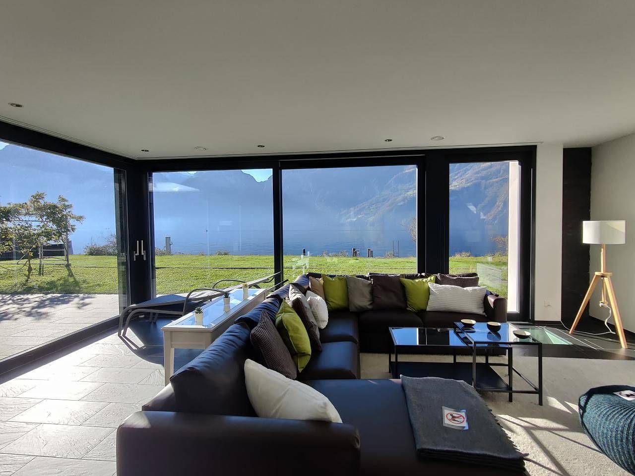 Holiday villa by the lake 3 for 2-4 persons in Lago de los Cuatro Cantones