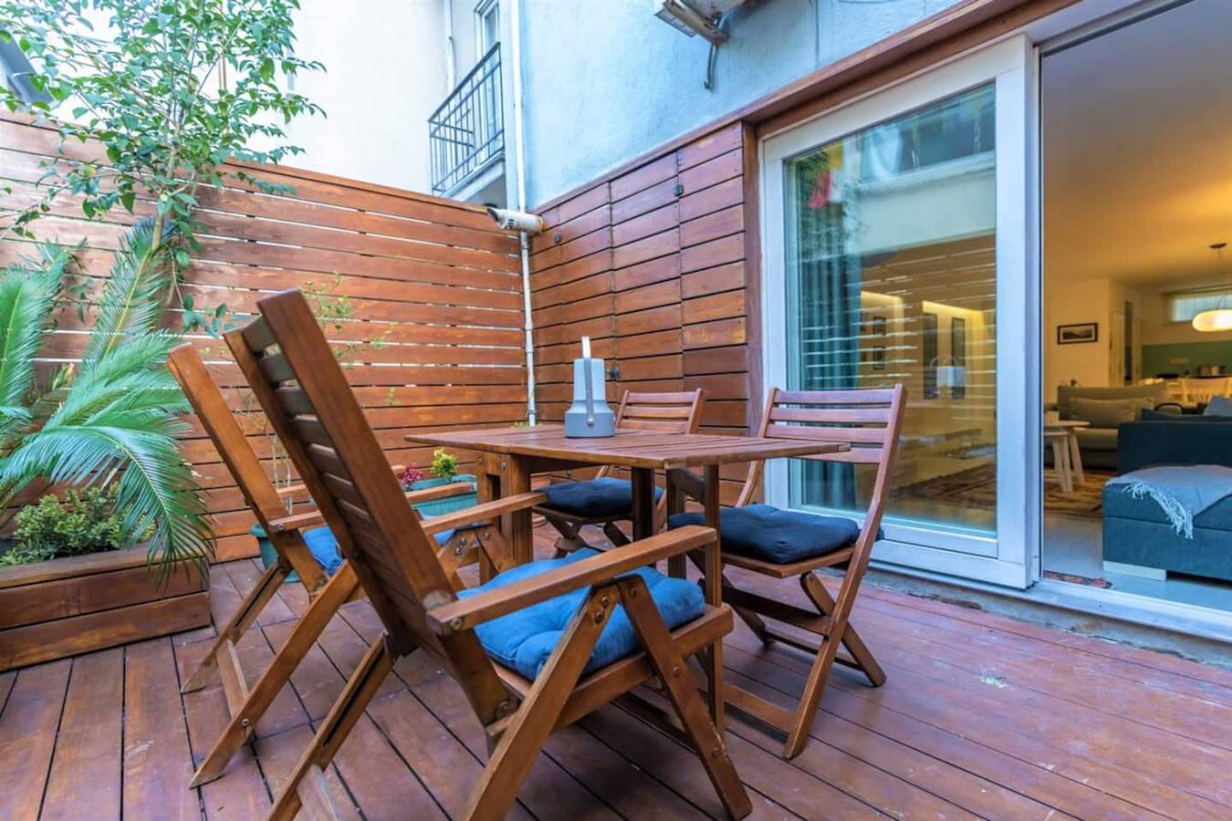 Geheel appartement, Modern City Gem with Terrace - Urban Retreat in Beyoğlu, Firuzağa Mahallesi