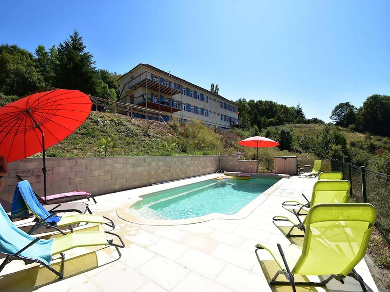 Appartement entier, Appartement moderne à Cuzy avec piscine commune in Cuzy, Région d'Autun
