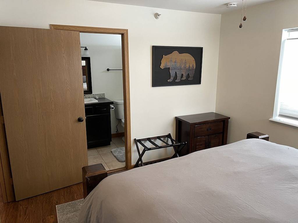 Ganze Wohnung, Cozy Condo Located Minutes from the Biggest Skiing in America in Big Sky Mountain Village, Big Sky