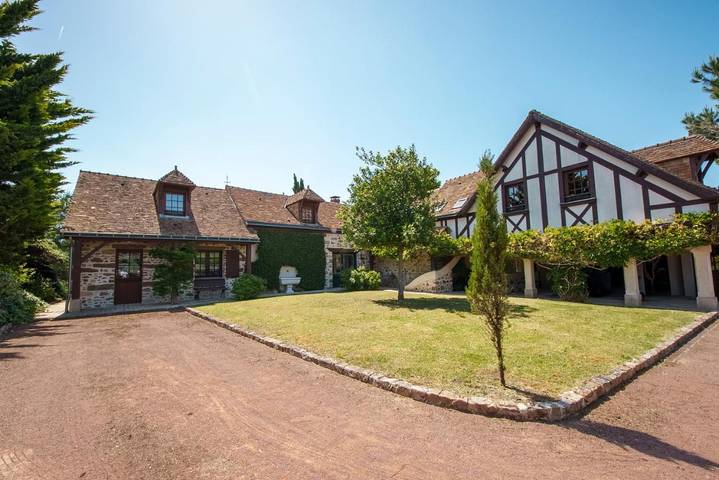 Location de vacances pour 13 personnes, avec bassin pour enfant ainsi que jardin et piscine à Sargé-lès-le-Mans - 3