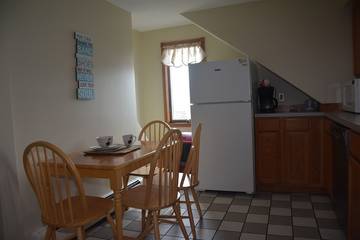 Beach Rental for 7 Guests in Newport East, Rhode Island, Picture 2