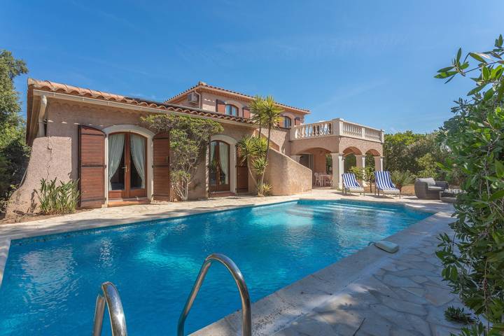 Villa pour 8 personnes, avec Balcon et Jardin en Provence