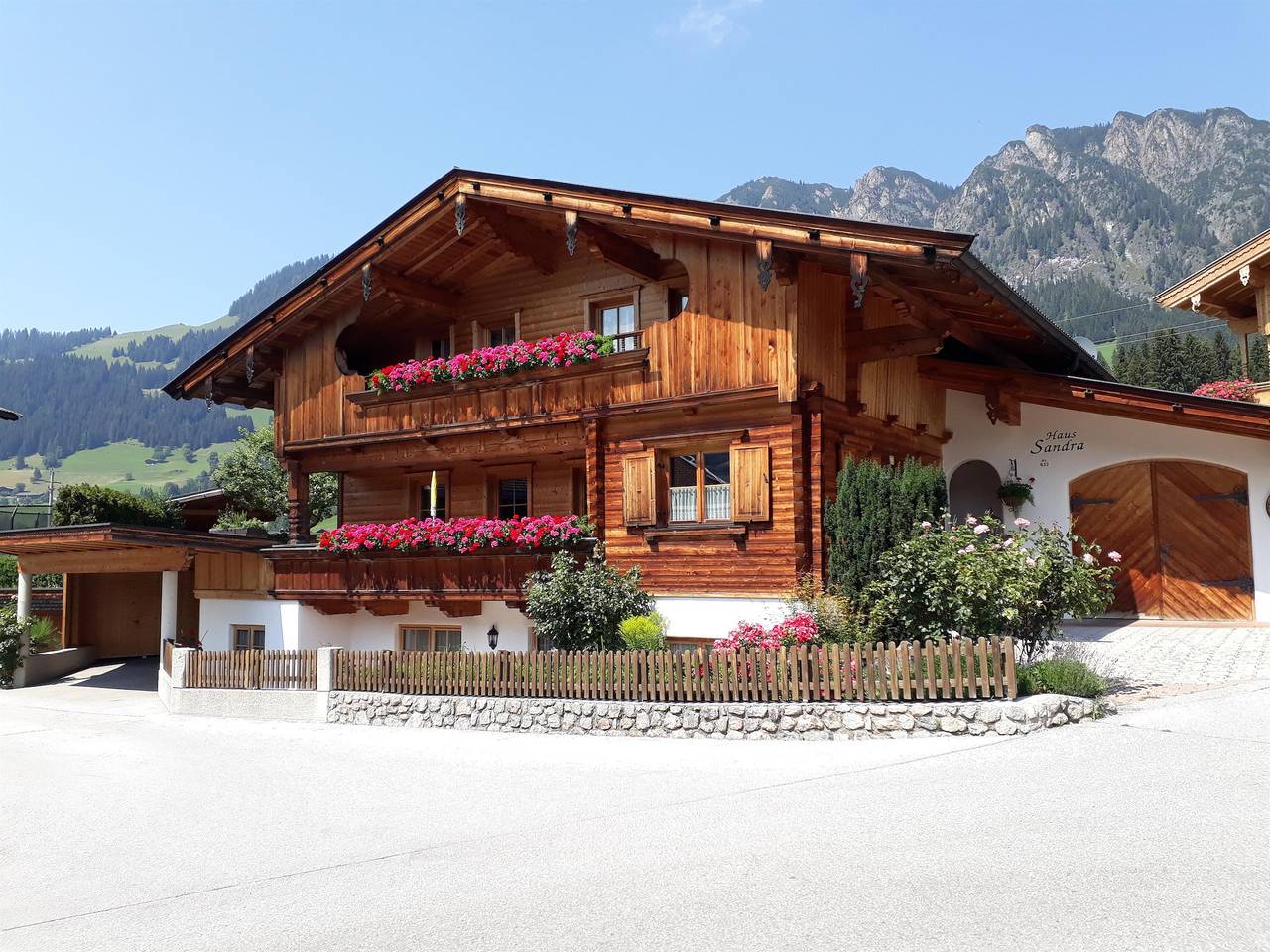 Apartamento de férias inteiro, Ferienwohnung im Haus Sandra in Alpbach, Montes do Kaiser