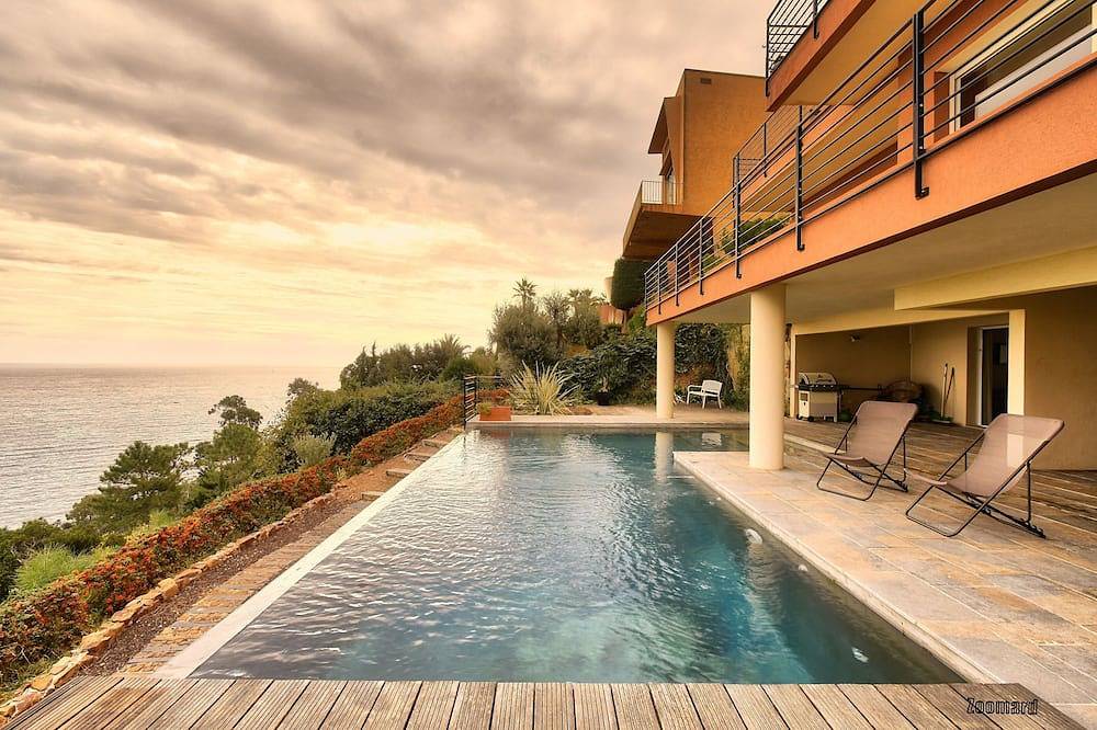Villa Terres Rouges - Villa exceptionnelle, piscine chauffée, vue mer, à côté du Palais in Théoule-sur-Mer, Massif de l'Esterel