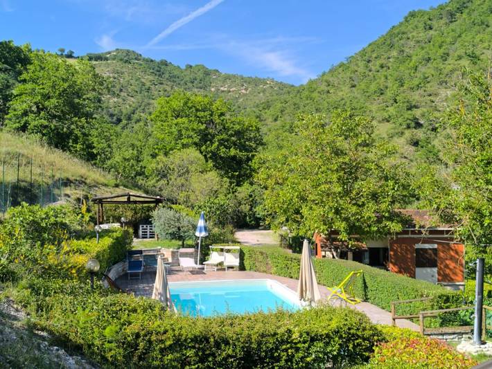 Agriturismo per 9 persone, con giardino a Acqualagna