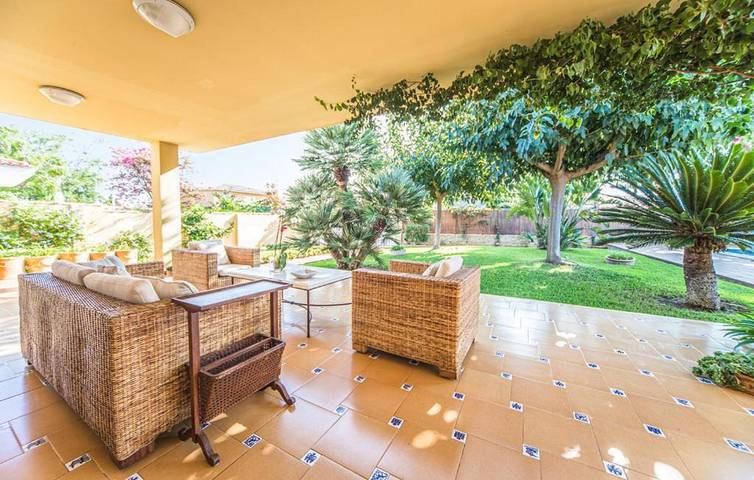 Chalet para 8 personas, con jardín además de vistas y piscina, Familias con niños en Camp de Morvedre - 4