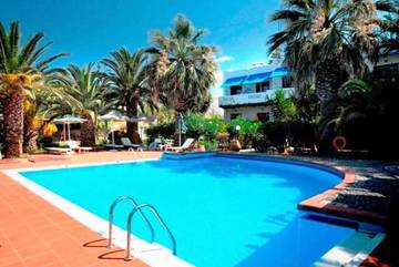 Gîte pour 3 personnes, avec vue ainsi que piscine et jardin, animaux acceptés dans Kalyves