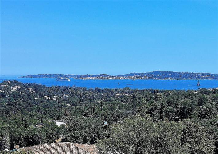 Casa vacanze 'Air-conditioned 2 Bedroom' con vista mare, Wi-Fi e aria condizionata in Grimaud, Costa mediterranea (Francia)