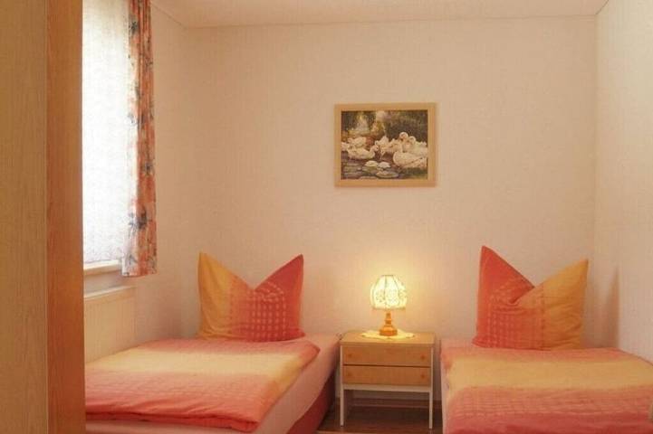 Ferienhaus für 5 Personen, mit Garten und Sauna in Neuhaus am Rennweg - 3