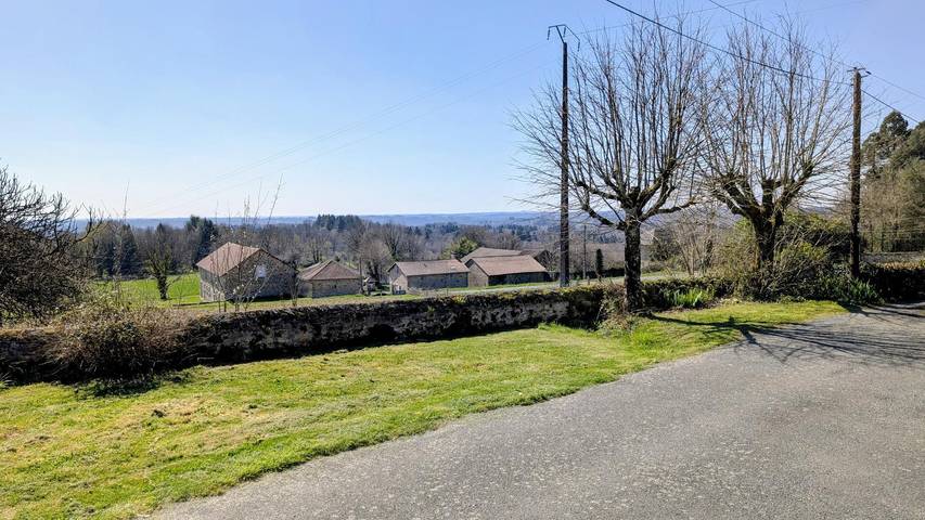 Gîte pour 5 personnes, avec jardin à Dournazac - 2