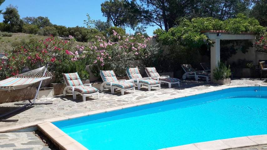 Chambre d’hôte pour 4 personnes, avec jardin ainsi que jacuzzi et piscine
