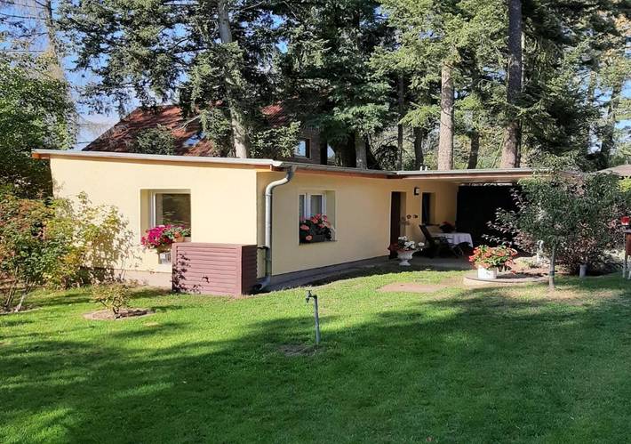 Ferienhaus für 2 Personen, mit Terrasse und Garten sowie Ausblick in Potsdam und Umgebung