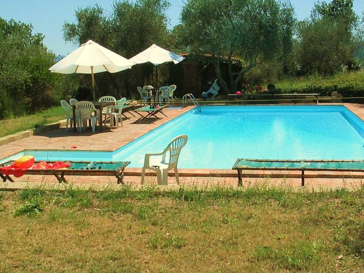 Geheel appartement, Appartement 'Casa Gialla A Murlo' met gedeeld zwembad, wifi en airconditioning in Murlo, Chianti