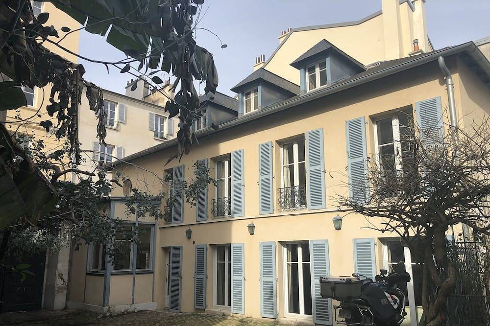 Maison de ville chaleureuse et très calme à 2 pas du Château de Versailles in Versailles, Yvelines