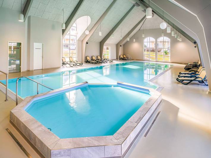 Ferienpark für 4 Personen, mit Balkon und Whirlpool sowie Garten und Kinderpool in Koserow