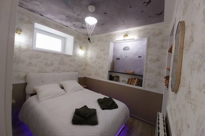 Ganze Wohnung, The \"Liberté\" Apartment: A Journey Back to the 1940s in Carentan les Marais, Saint-Lô und Umgebung