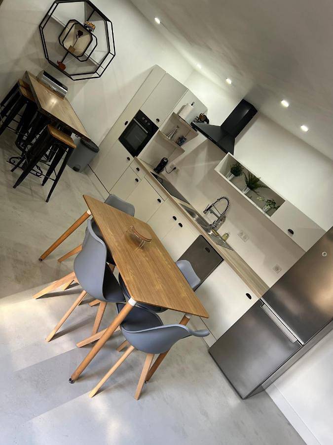 Gîte pour 4 personnes, avec terrasse et piscine, animaux acceptés à Cadenet - 4