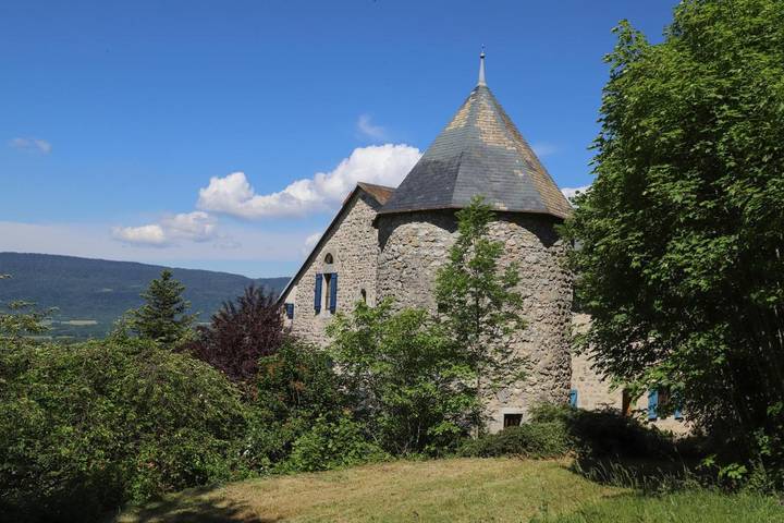 Location de vacances pour 3 personnes, avec jardin ainsi que piscine et vue dans Haut-Valromey - 4