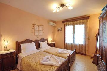 Villa for 4 People in Sporades, Decentralized Administration of Thessaly - Central Greece, Photo 3