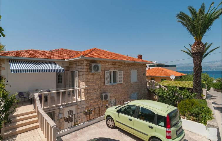 Ferienwohnung für 5 Personen, mit Terrasse und Garten - 1