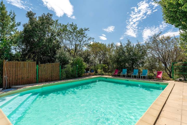 Casa vacanze 'Chalets Atypiques' con vista montagna, piscina condivisa e terrazza privata in Crillon-le-Brave, Parco naturale regionale del Mont Ventoux