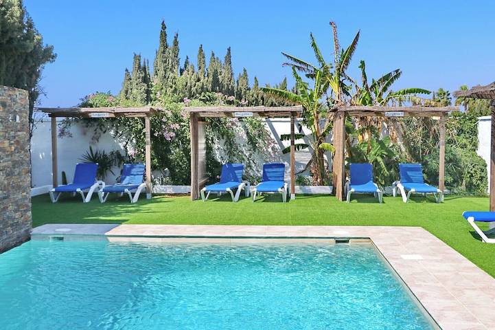 Bungalow für 4 Personen, mit Balkon/Terrasse und Garten sowie Pool in Conil de la Frontera