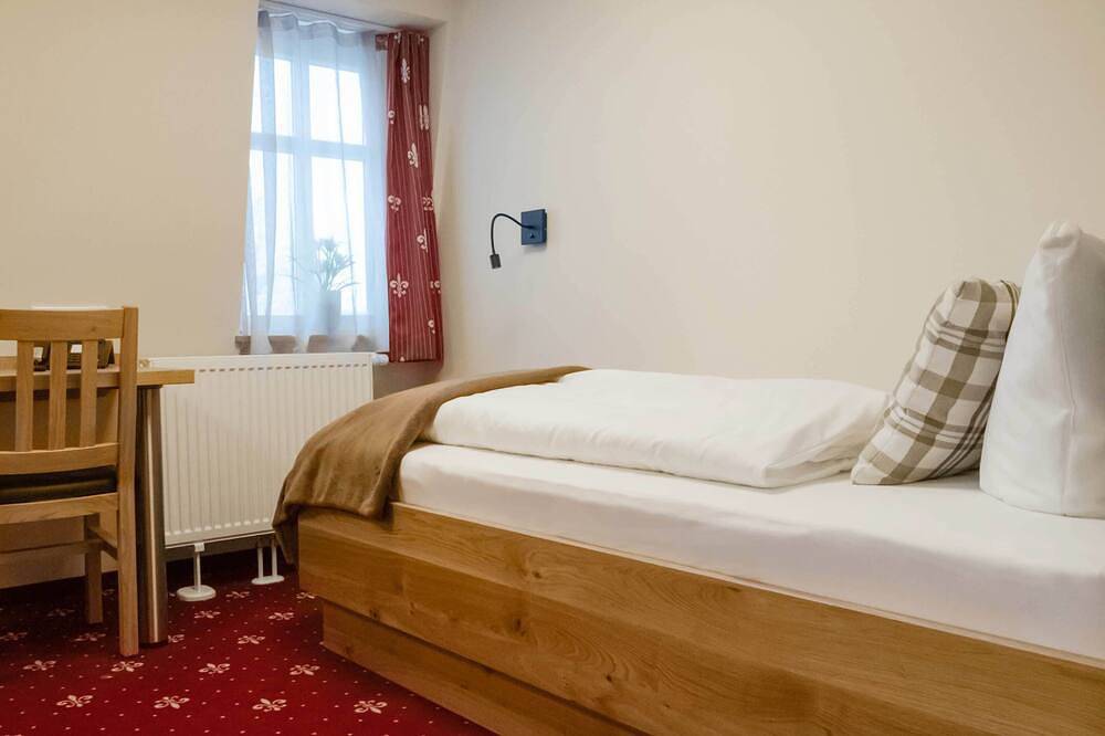 Ganze Wohnung, Einzelbettzimmer Hotel-Garni in Heidenheim (Mittelfranken), Altmühltal