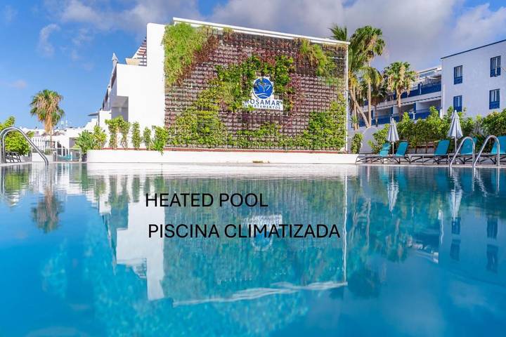 Apartahotel para 3 personas, con piscina y jacuzzi además de piscina para niños y jardín en Lanzarote