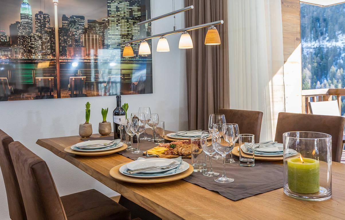 Entire apartment, Luxury Apartment, 2 Bedrooms Chalet Rahas A Grimentz - By Mrs Miggins in Grimentz, Anniviers