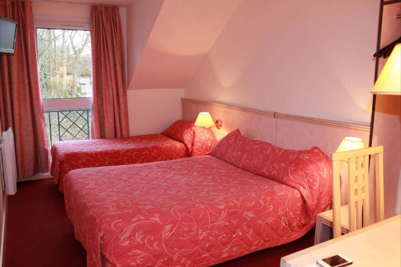 Hotel Le Village in Gif-sur-Yvette, Parc naturel régional de la Haute Vallée de Chevreuse