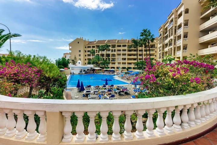 Hel lägenhet, Vacation Apartment 'Castle Harbor C118' with Sea View and Wi-Fi in Los Cristianos, Arona