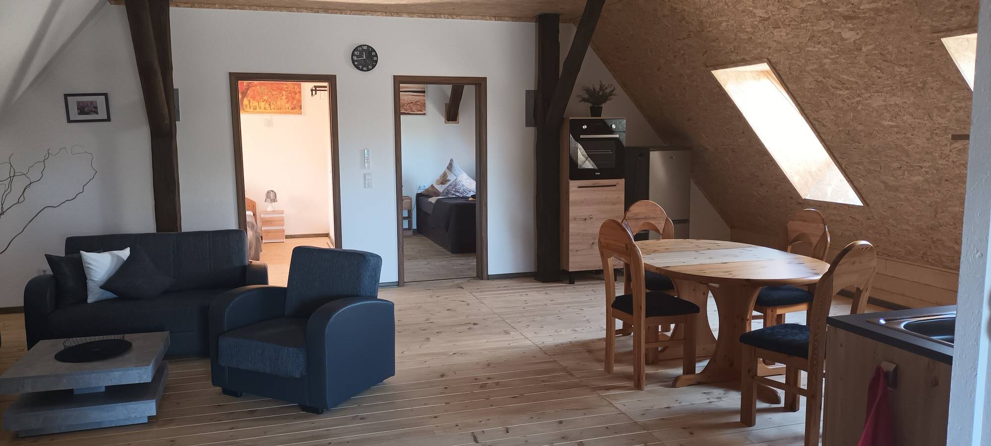 Ganze Wohnung, Ferienwohnung 'Haus Beim Schloß' mit privater Terrasse, Wlan und Klimaanlage in Mildenitz, Mecklenburg-Strelitz