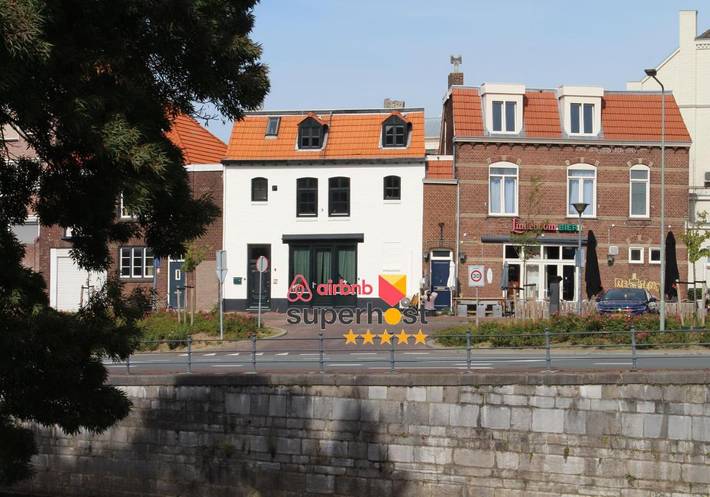 Vakantiewoning voor 2 personen, with Terras and Uitzicht op het meer as well as Uitzicht in Roermond