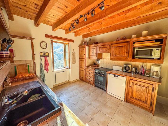 Location de vacances pour 14 personnes, avec piscine ainsi que jardin et vue à Notre-Dame-de-la-Rouvière - 3